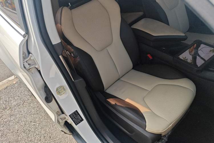 Used JMC Yusheng S330 2016 1.5L GTDi Automatic Two-Wheel Drive Flagship Edition Right Front Seat