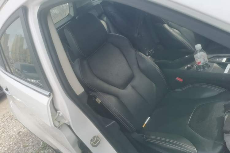 Used JMC Yusheng S330 2016 1.5L GTDi Automatic Two-Wheel Drive Flagship Edition Right Front Seat