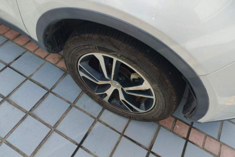 Used JMC Yusheng S330 2016 1.5L GTDi Automatic Two-Wheel Drive Prestige Edition Right Front Wheel Hub