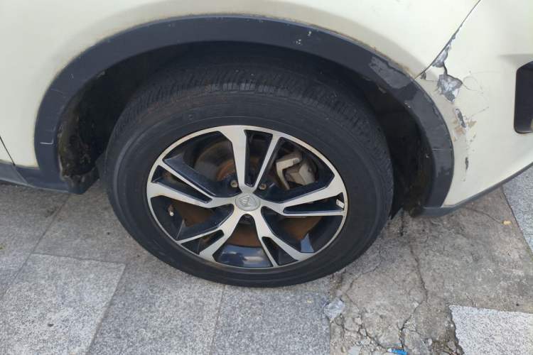 Used JMC Yusheng S330 2016 1.5L GTDi Automatic Two-Wheel Drive Fashion Edition Right Front Wheel Hub