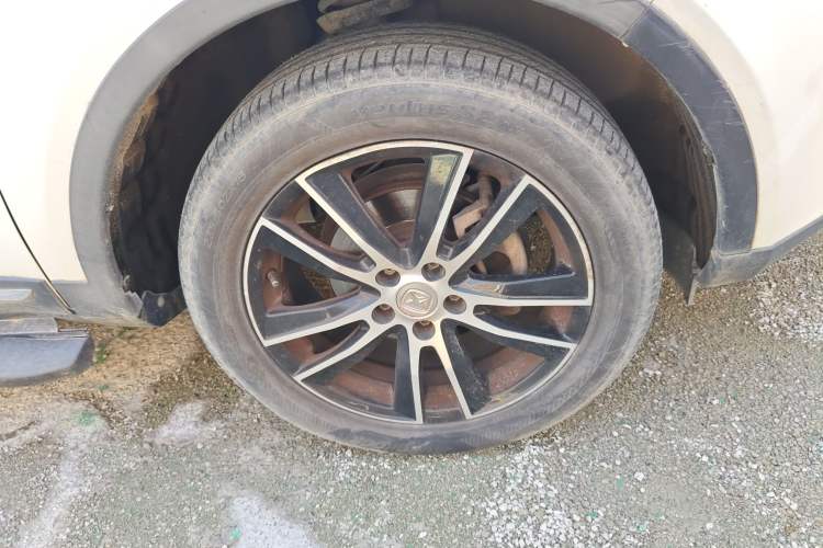 Used JMC Yusheng S330 2016 1.5L GTDi Automatic Two-Wheel Drive Fashion Edition Right Front Wheel Hub