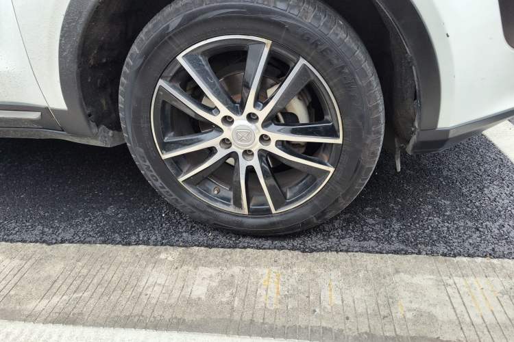 Used JMC Yusheng S330 2016 1.5L GTDi Automatic Two-Wheel Drive Flagship Edition Right Front Wheel Hub