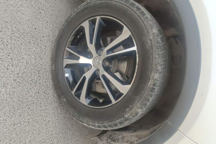 Used JMC Yusheng S330 2016 1.5L GTDi Automatic Two-Wheel Drive Prestige Edition Right Front Wheel Hub