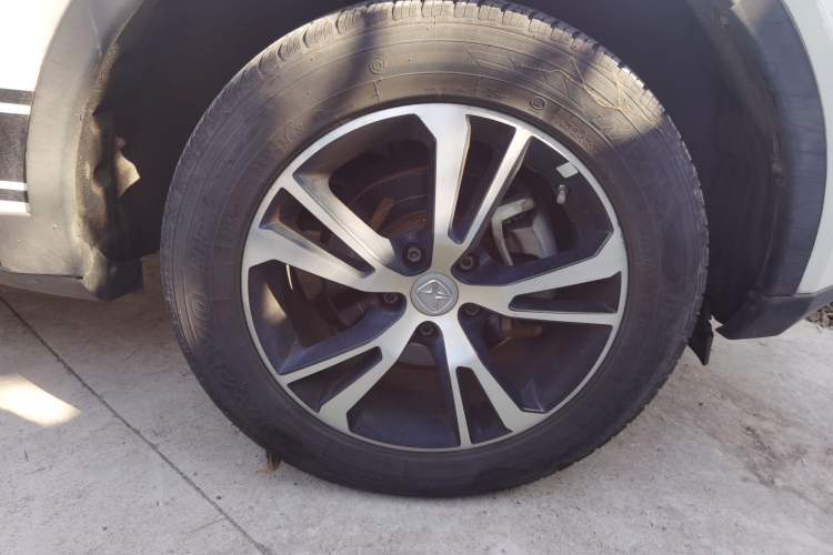 Used JMC Yusheng S330 2016 1.5L GTDi Automatic Two-Wheel Drive Prestige Edition Right Front Wheel Hub