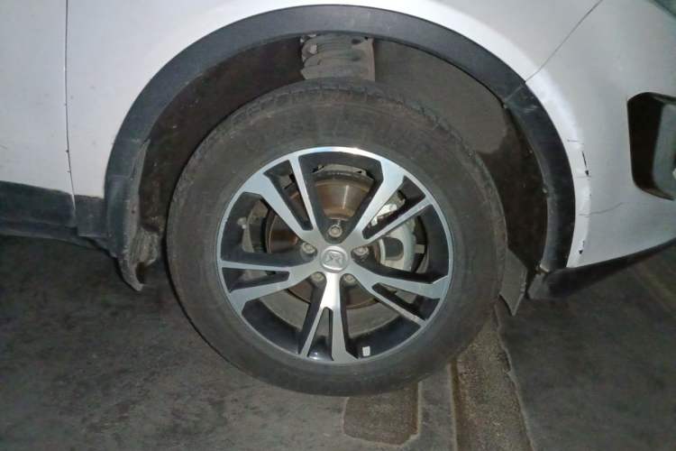 Used JMC Yusheng S330 2016 1.5L GTDi Automatic Two-Wheel Drive Fashion Edition Right Front Wheel Hub
