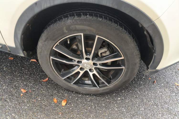 Used JMC Yusheng S330 2016 1.5L GTDi Automatic Two-Wheel Drive Flagship Edition Right Front Wheel Hub
