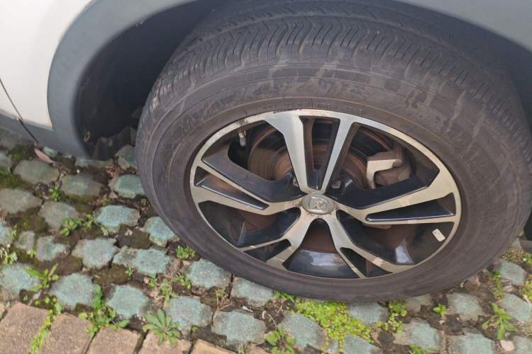 Used JMC Yusheng S330 2016 1.5L GTDi Automatic Two-Wheel Drive Prestige Edition Right Front Wheel Hub