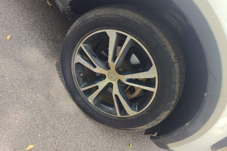 Used JMC Yusheng S330 2016 1.5L GTDi Automatic Two-Wheel Drive Prestige Edition Right Front Wheel Hub
