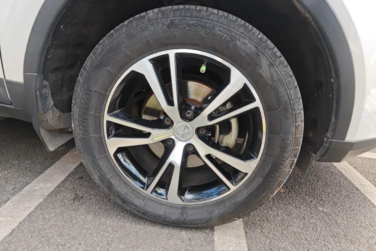 Used JMC Yusheng S330 2016 1.5L GTDi Automatic Two-Wheel Drive Prestige Edition Right Front Wheel Hub