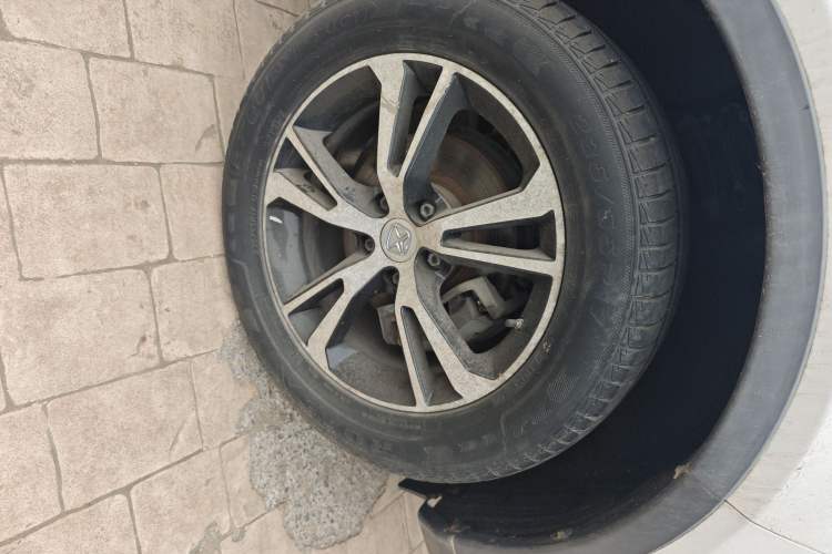Used JMC Yusheng S330 2016 1.5L GTDi Automatic Two-Wheel Drive Prestige Edition Right Front Wheel Hub