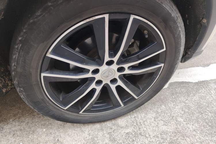 Used JMC Yusheng S330 2016 1.5L GTDi Automatic Two-Wheel Drive Flagship Edition Right Front Wheel Hub