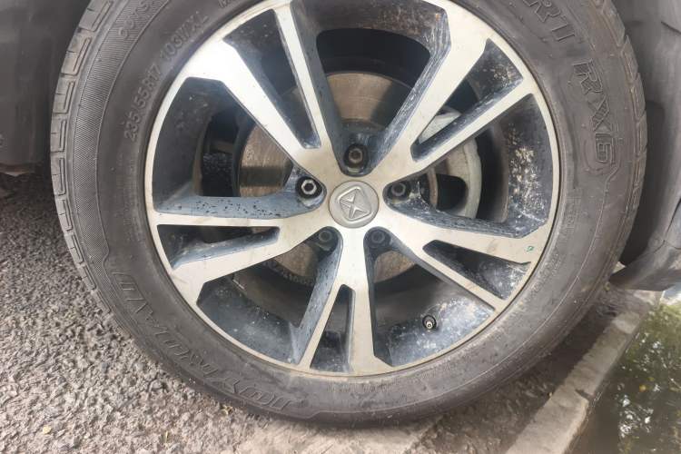 Used JMC Yusheng S330 2016 1.5L GTDi Automatic Two-Wheel Drive Prestige Edition Right Front Wheel Hub