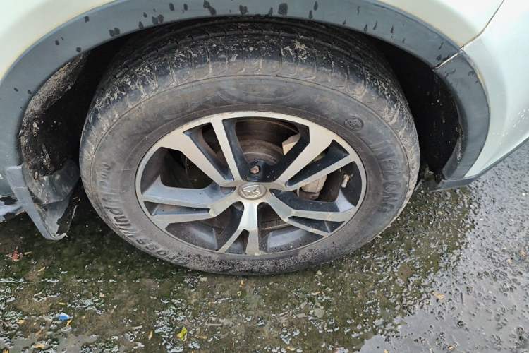 Used JMC Yusheng S330 2016 1.5L GTDi Automatic Two-Wheel Drive Prestige Edition Right Front Wheel Hub