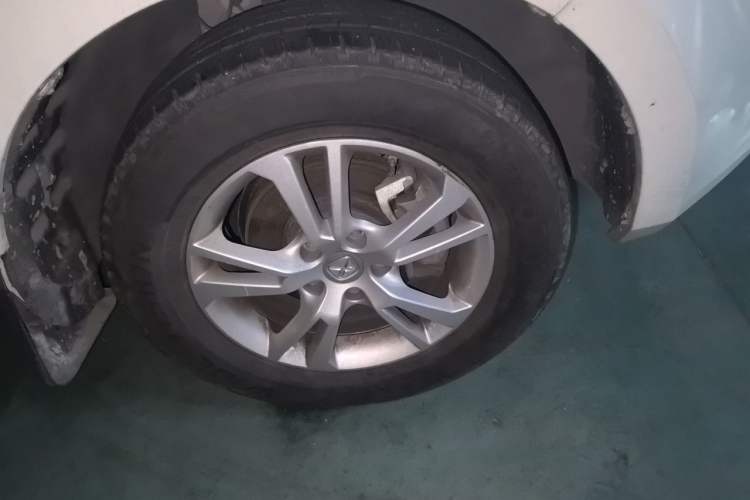 Used JMC Yusheng S330 2016 1.5L GTDi Automatic Two-Wheel Drive Comfort Edition Right Front Wheel Hub