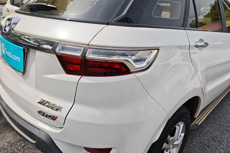 Used JMC Yusheng S330 2016 1.5L GTDi Automatic Two-Wheel Drive Comfort Edition Right Rear Taillight