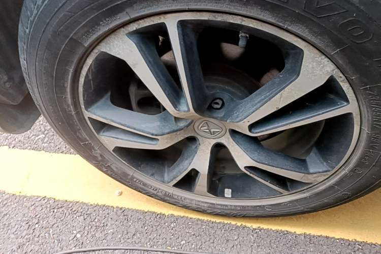 Used JMC Yusheng S330 2016 1.5L GTDi Automatic Two-Wheel Drive Fashion Edition Right Rear Wheel Hub