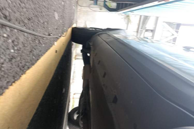 Used JMC Yusheng S330 2016 1.5L GTDi Automatic Two-Wheel Drive Fashion Edition Right Side Sill