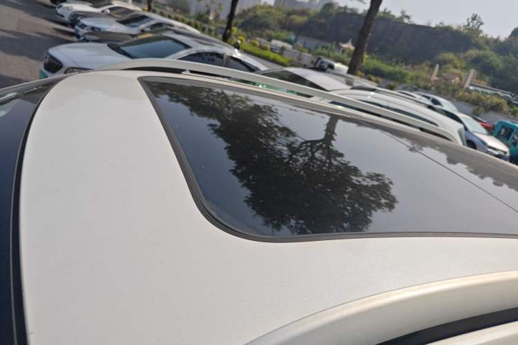 Used JMC Yusheng S330 2016 1.5L GTDi Automatic Two-Wheel Drive Flagship Edition Roof