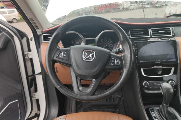 Used JMC Yusheng S330 2016 1.5L GTDi Automatic Two-Wheel Drive Prestige Edition Steering Wheel