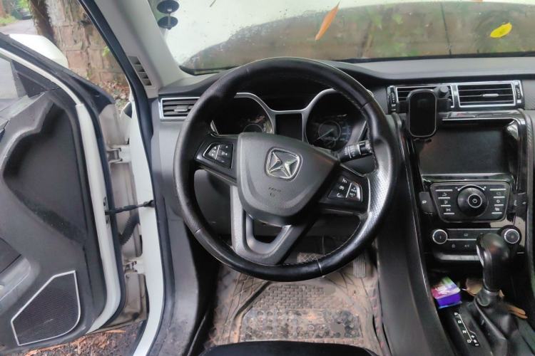 Used JMC Yusheng S330 2016 1.5L GTDi Automatic Two-Wheel Drive Prestige Edition Steering Wheel