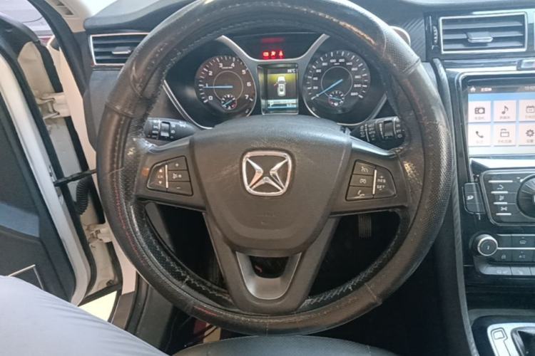 Used JMC Yusheng S330 2016 1.5L GTDi Automatic Two-Wheel Drive Prestige Edition Steering Wheel