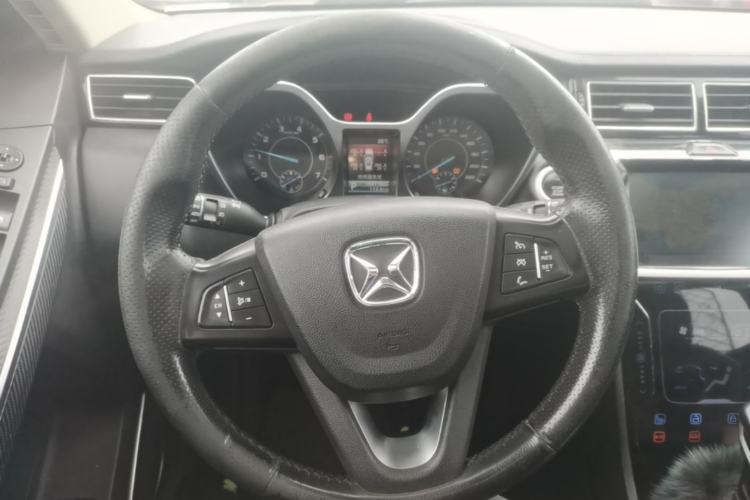 Used JMC Yusheng S330 2016 1.5L GTDi Automatic Two-Wheel Drive Flagship Edition Steering Wheel