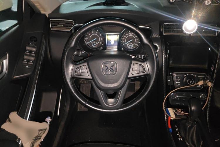 Used JMC Yusheng S330 2016 1.5L GTDi Automatic Two-Wheel Drive Fashion Edition Steering Wheel
