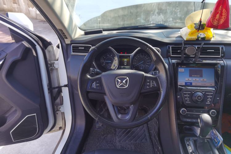 Used JMC Yusheng S330 2016 1.5L GTDi Automatic Two-Wheel Drive Prestige Edition Steering Wheel