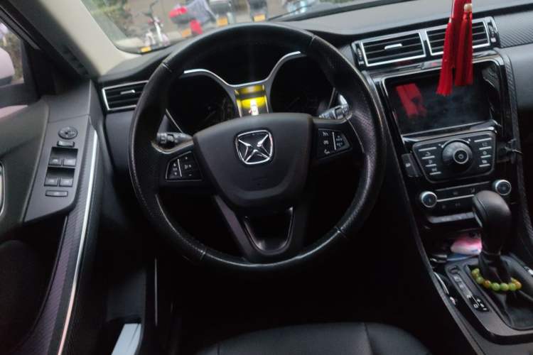 Used JMC Yusheng S330 2016 1.5L GTDi Automatic Two-Wheel Drive Prestige Edition Steering Wheel