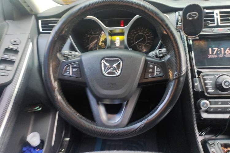 Used JMC Yusheng S330 2016 1.5L GTDi Automatic Two-Wheel Drive Flagship Edition Steering Wheel