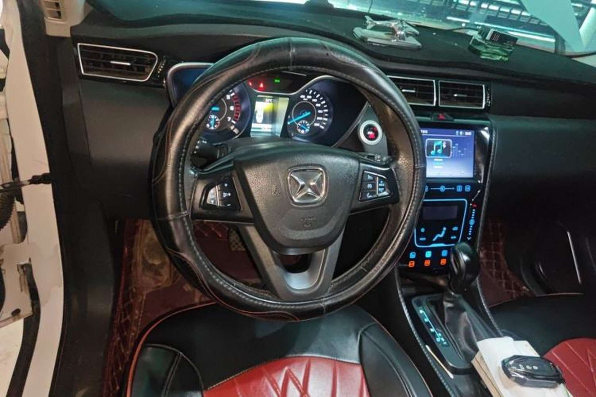 Used JMC Yusheng S330 2016 1.5L GTDi Automatic All-Wheel-Drive Flagship Edition Steering Wheel