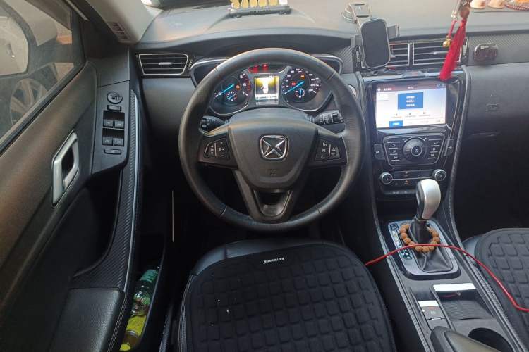 Used JMC Yusheng S330 2016 1.5L GTDi Automatic Two-Wheel Drive Fashion Edition Steering Wheel