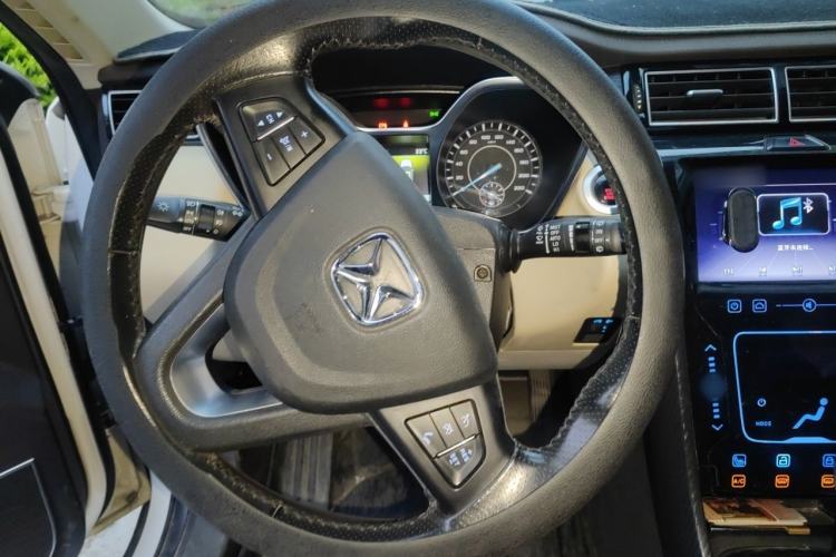 Used JMC Yusheng S330 2016 1.5L GTDi Automatic Two-Wheel Drive Flagship Edition Steering Wheel