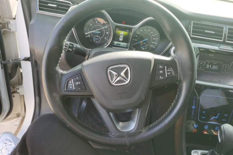 Used JMC Yusheng S330 2016 1.5L GTDi Automatic All-Wheel-Drive Flagship Edition Steering Wheel