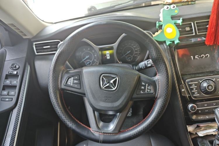 Used JMC Yusheng S330 2016 1.5L GTDi Automatic Two-Wheel Drive Fashion Edition Steering Wheel