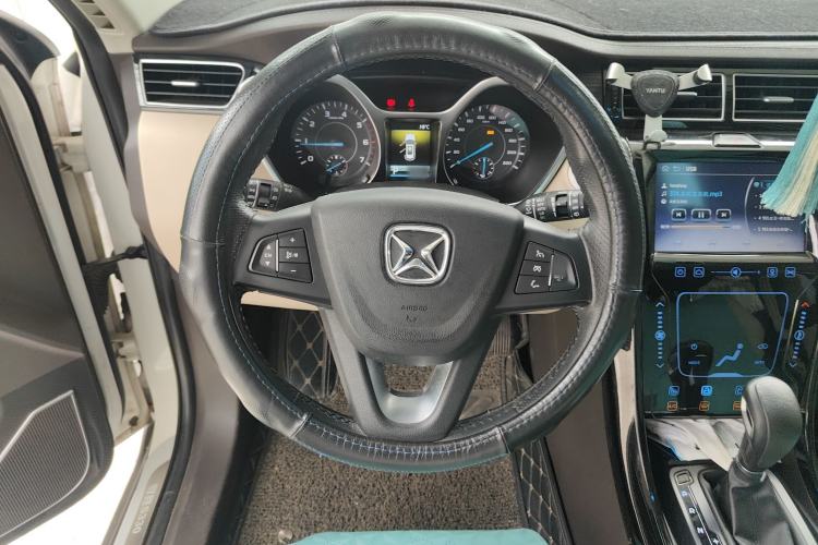 Used JMC Yusheng S330 2016 1.5L GTDi Automatic Two-Wheel Drive Flagship Edition Steering Wheel