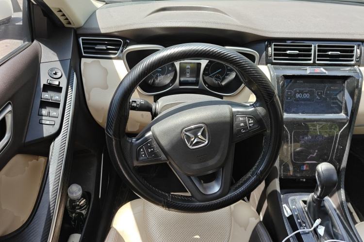 Used JMC Yusheng S330 2016 1.5L GTDi Automatic Two-Wheel Drive Flagship Edition Steering Wheel