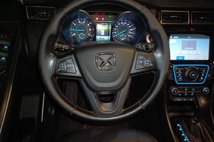 Used JMC Yusheng S330 2016 1.5L GTDi Automatic Two-Wheel Drive Prestige Edition Steering Wheel