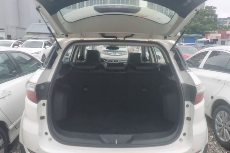 Used JMC Yusheng S330 2016 1.5L GTDi Automatic Two-Wheel Drive Flagship Edition Trunk