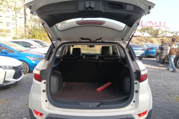 Used JMC Yusheng S330 2016 1.5L GTDi Automatic Two-Wheel Drive Fashion Edition Trunk