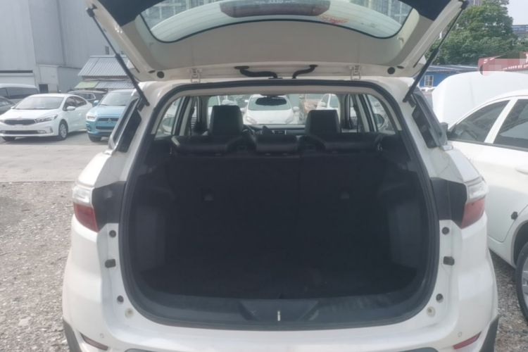 Used JMC Yusheng S330 2016 1.5L GTDi Automatic Two-Wheel Drive Flagship Edition Trunk