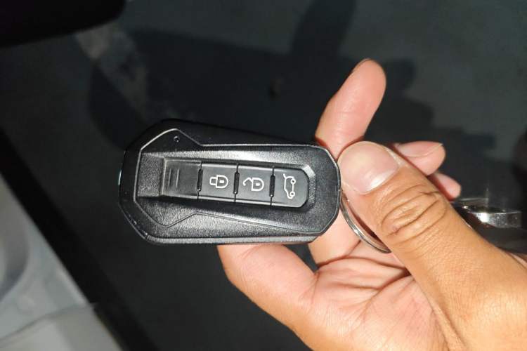 Used JMC Yusheng S330 2016 1.5L GTDi Automatic Two-Wheel Drive Fashion Edition Vehicle Key