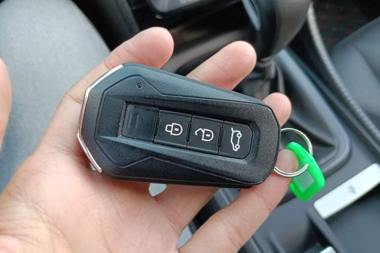 Used JMC Yusheng S330 2016 1.5L GTDi Automatic Two-Wheel Drive Fashion Edition Vehicle Key