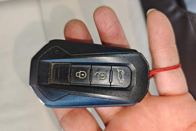 Used JMC Yusheng S330 2016 1.5L GTDi Automatic Two-Wheel Drive Flagship Edition Vehicle Key