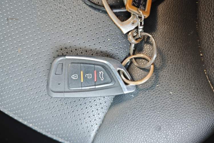 Used JMC Yusheng S330 2016 1.5L GTDi Automatic Two-Wheel Drive Fashion Edition Vehicle Key