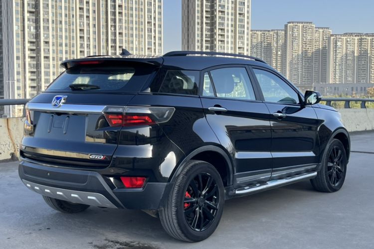 Used JMC Yusheng S330 2017 1.5L GTDi Automatic Two-Wheel Drive Midnight Edition Exterior 5