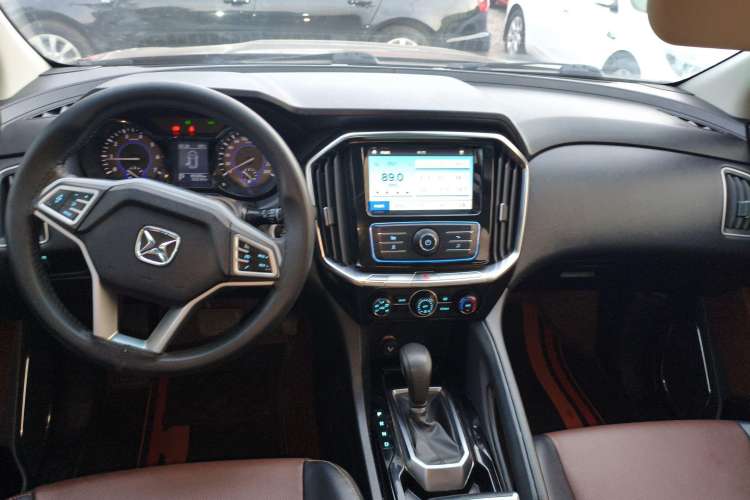 Used JMC Yusheng S350 2016 2.0T Automatic Two-Wheel Drive Gasoline Luxury Edition 5 Seats Center Console