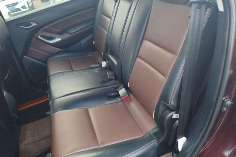 Used JMC Yusheng S350 2016 2.0T Automatic Two-Wheel Drive Gasoline Luxury Edition 5 Seats Left Rear Seat