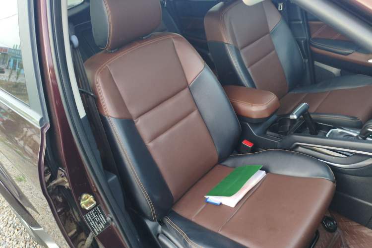 Used JMC Yusheng S350 2016 2.0T Automatic Two-Wheel Drive Gasoline Luxury Edition 5 Seats Right Front Seat