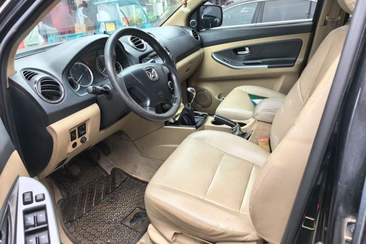 Used JMC Yusheng S350 2011 2.4T Two-Wheel-Drive Luxury 5-Seater Driver Seat